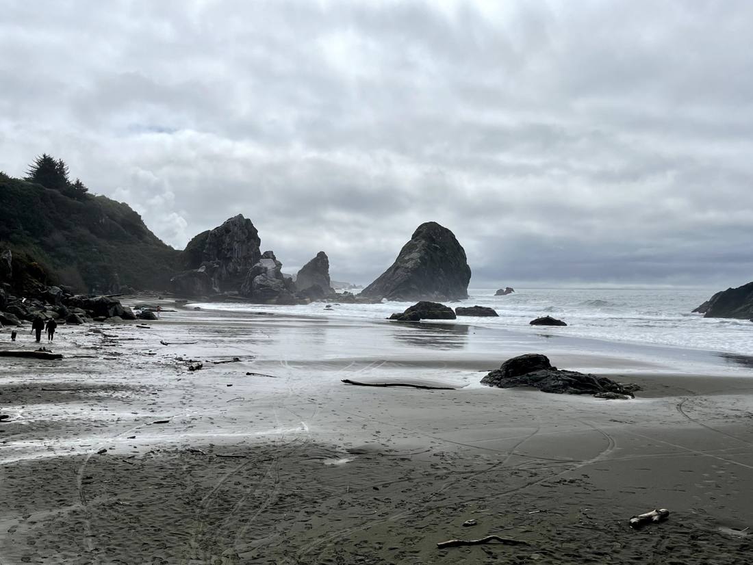 Rotsen in zee aan de kust van Oregon, het noordwesten van Amerika