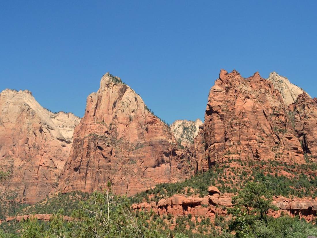 Rode rotsen van Zion NP tijdens onze rondreis Amerika met kinderen