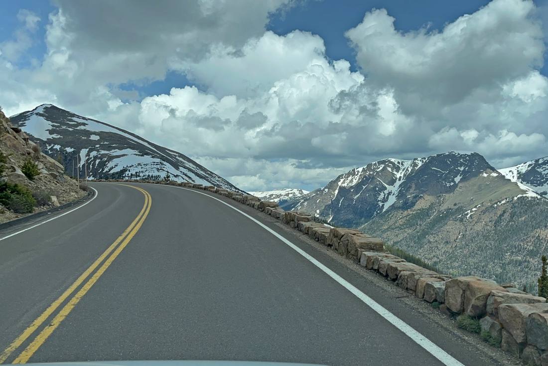 De Trail Ridge Road door Rocky Mountain National Park in Colorado, Amerika