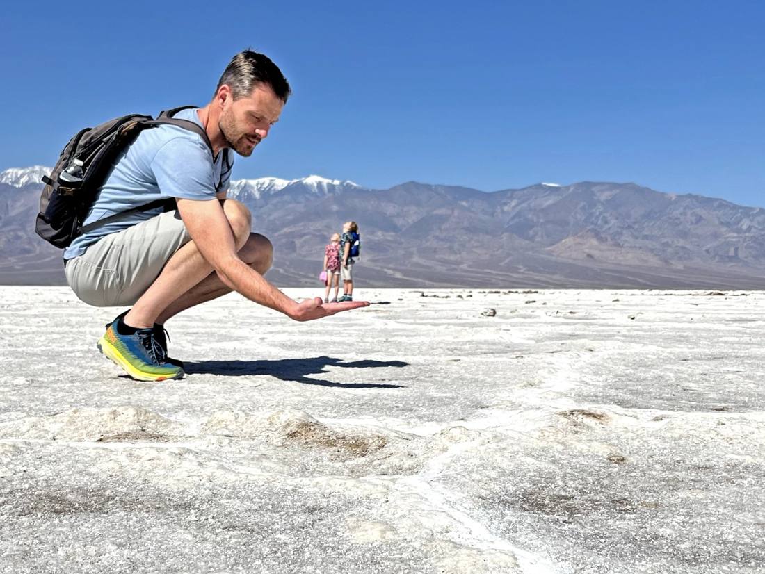 Leuke foto's maken we bij Bad Waters in Death Valley met kinderen