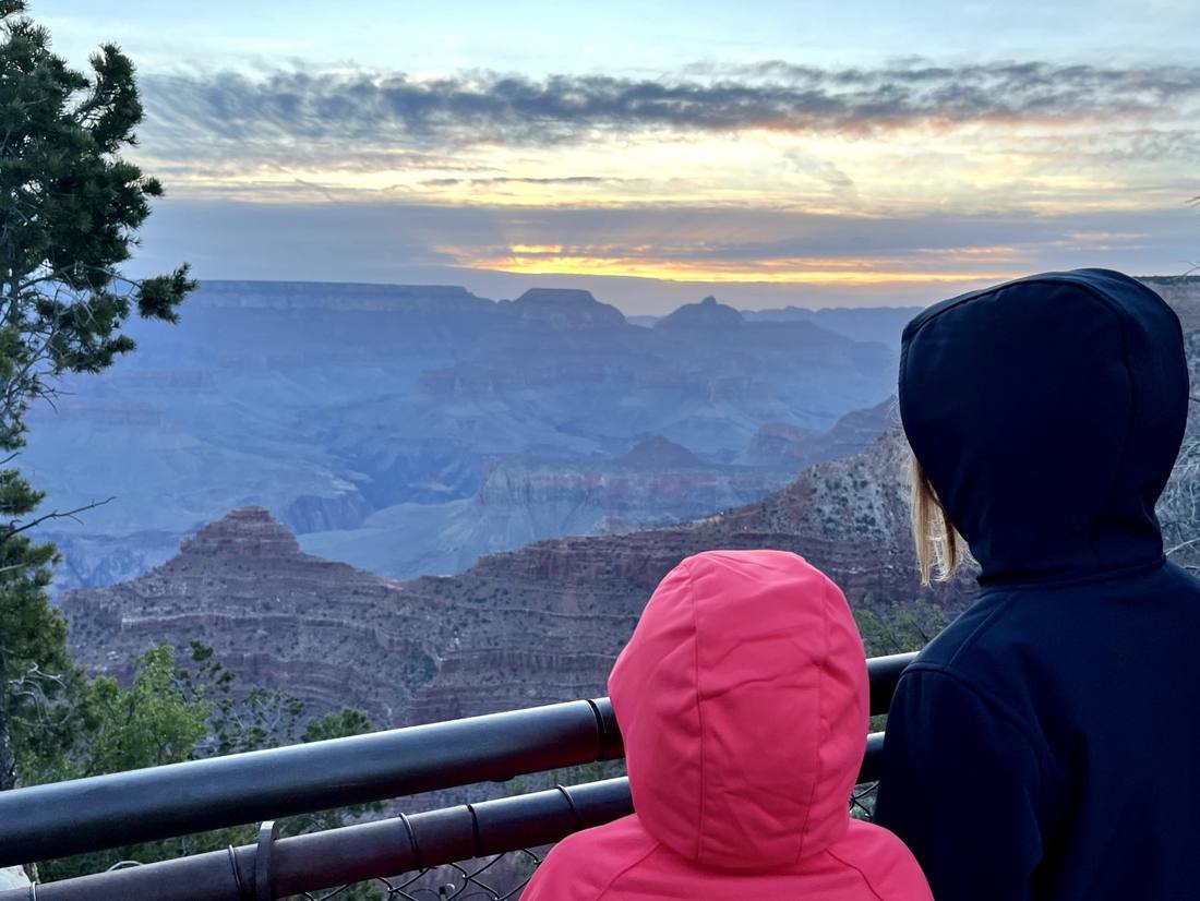 Zonsopkomst bij de Grand Canyon met kinderen, niet echt een succes.