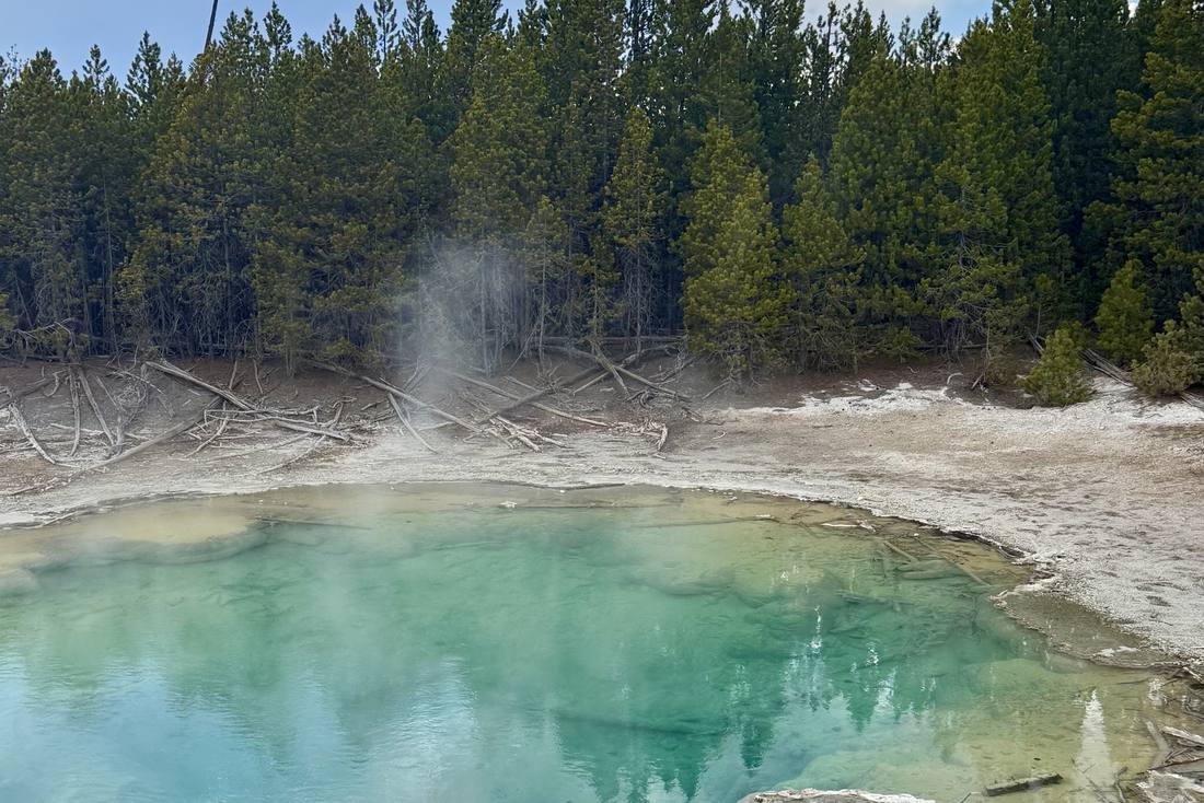 Een hete bron in Yellowstone National Park, Wyoming, Amerika