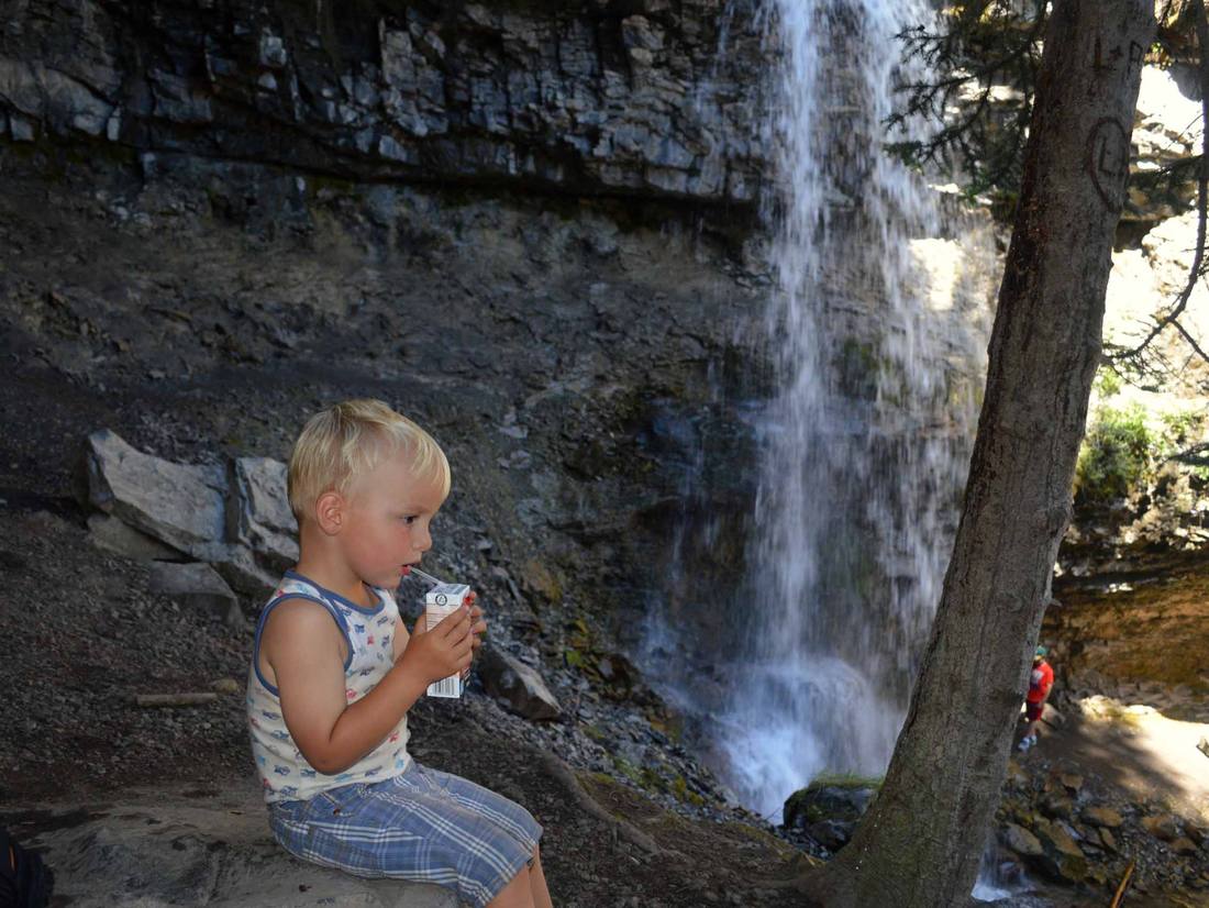 Even een appelsapje bij de waterval