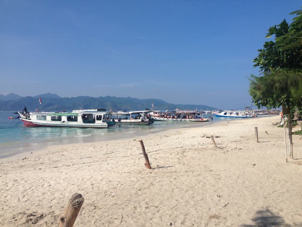 Uitzicht over het strand van de Gili-eilanden bij Lombok, Indonesië