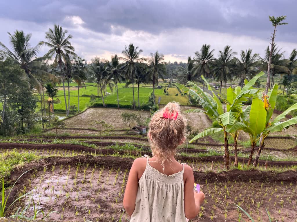 Wandelen met een gids bij Tetebatu, Lombok