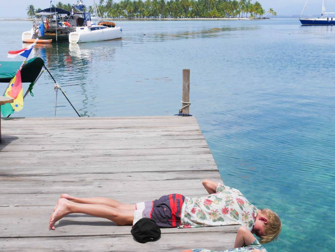 Panama met kinderen - op steiger San Blas