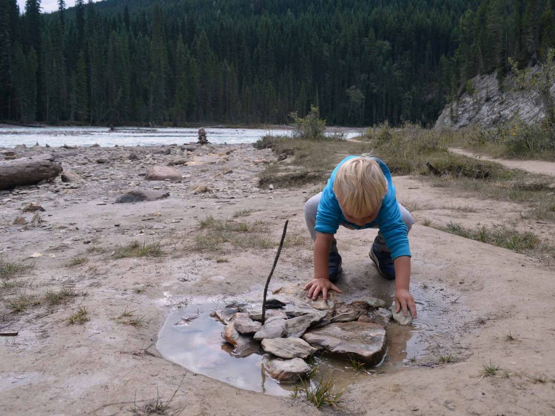 Wapta Falls in Yoho NP met kinderen