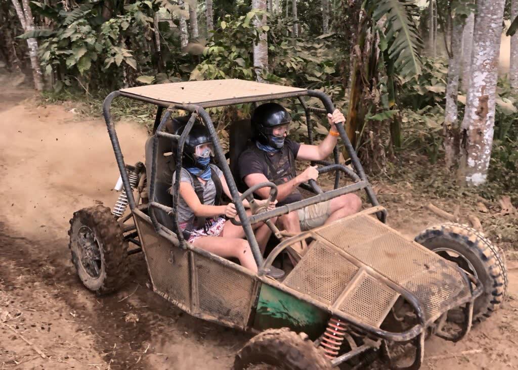 Buggytour door het binnenland van Bali met tieners