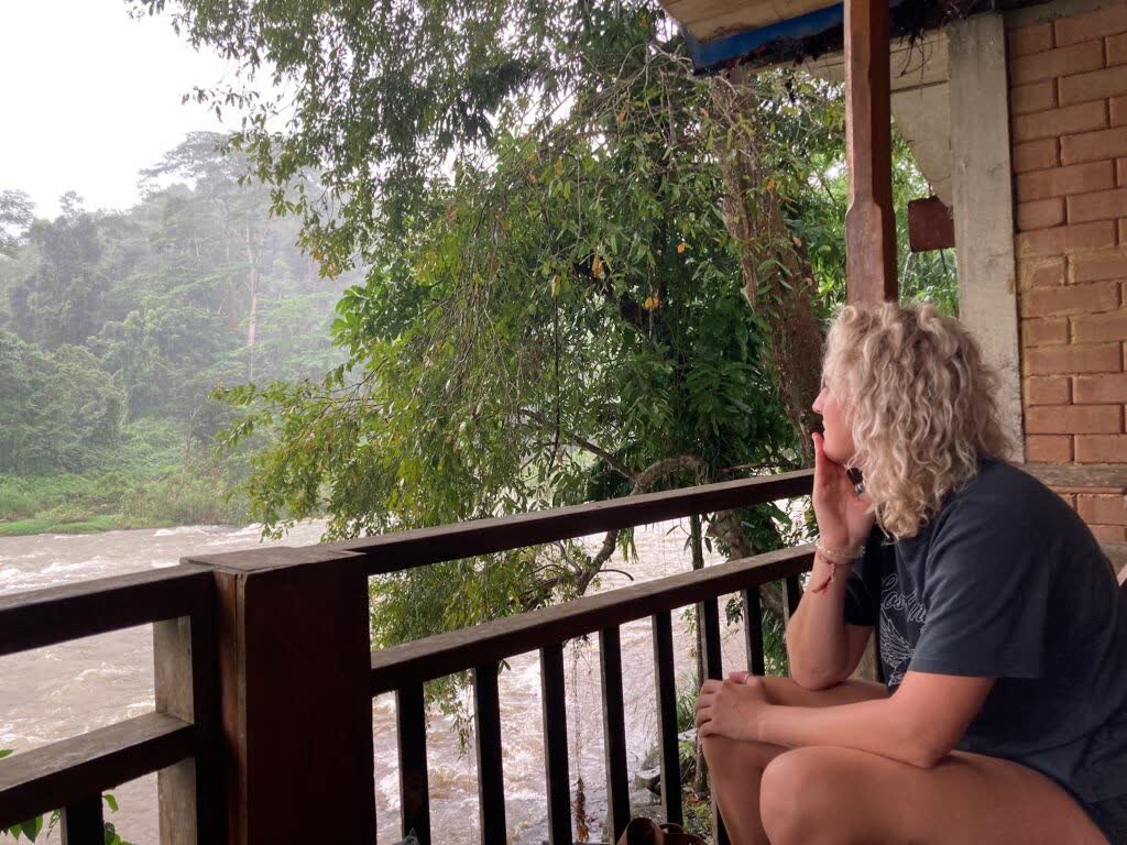 Overnachting aan de rivier bij Rafters Retreat, Sri Lanka