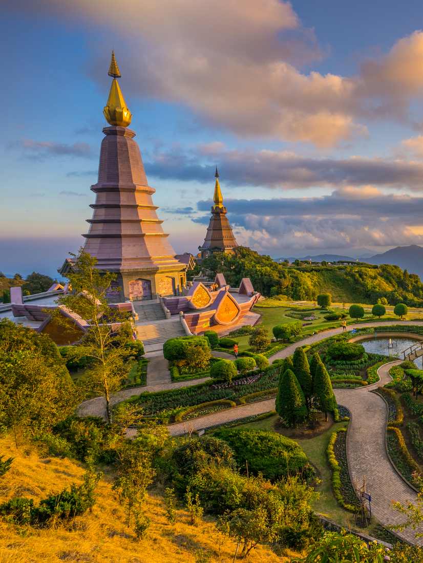 De twee pagodes van Doi Inthanon bij Chiang Mai, Noord-Thailand