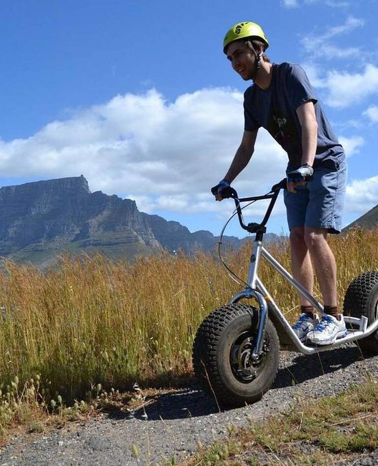 Steppen over de flanken van de Tafelberg boven Kaapstad, Zuid-Afrika