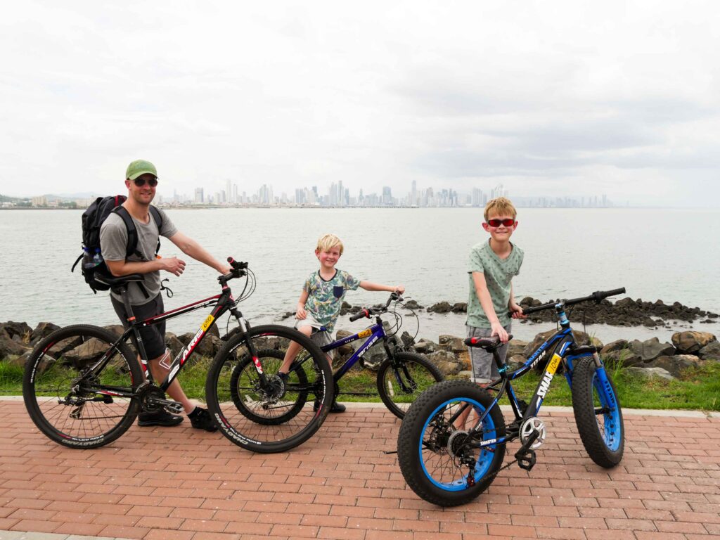 Panama met kinderen - fietsen in Panama City