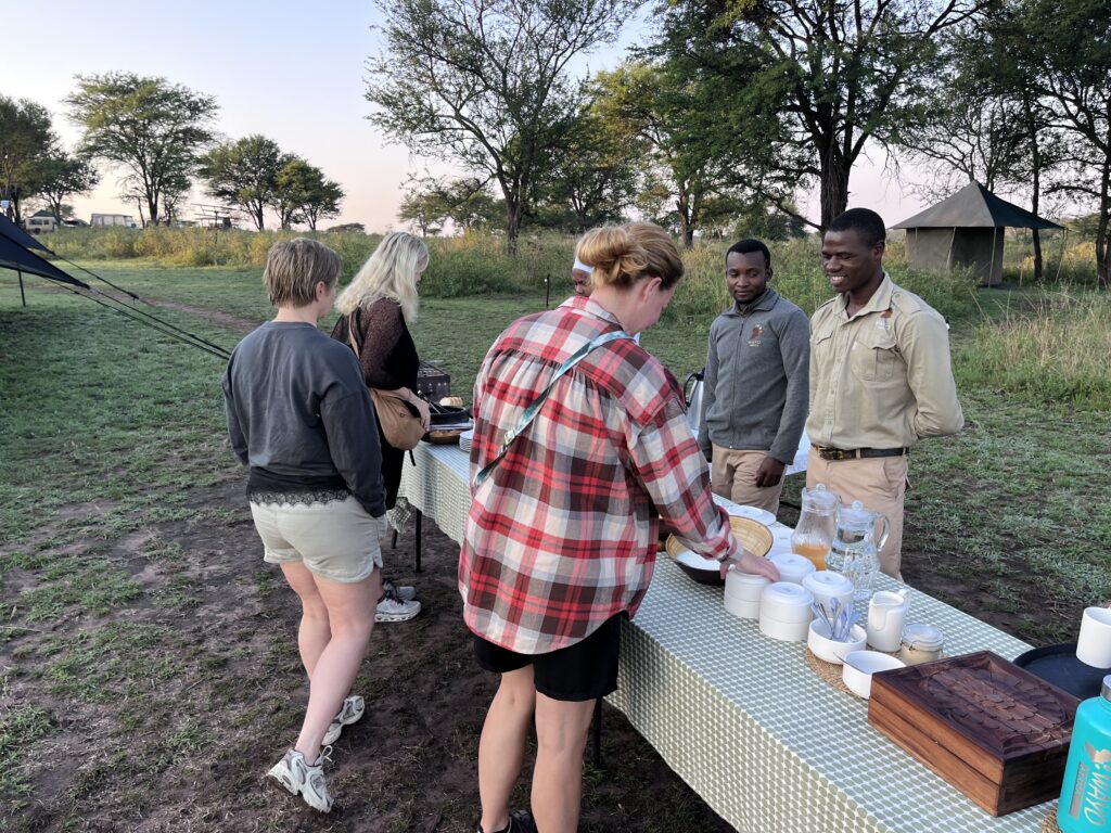 De Grote Trek in Tanzania; koffie onderweg