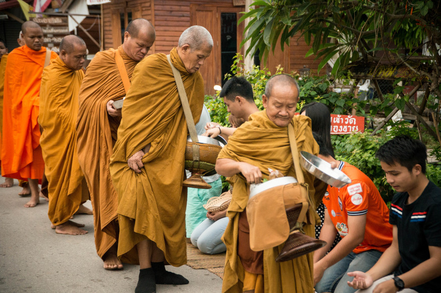 Onontdekte plek in Thailand: Chiang Khan monniken in de stad
